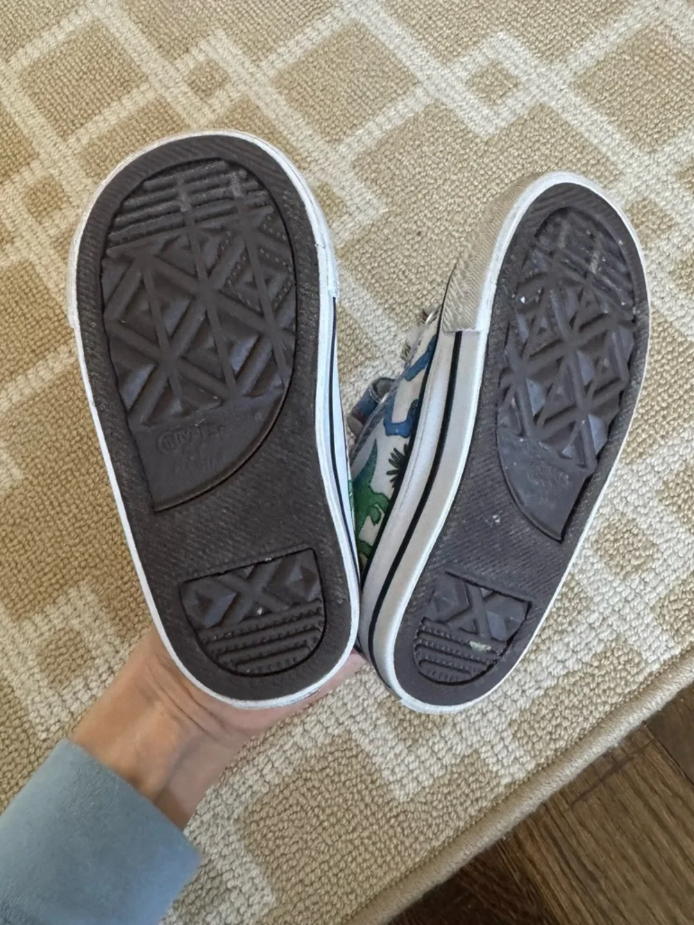 Converse Dino Print Velcro Sneakers Canvas Low Top Multicolor Size 6 Infant